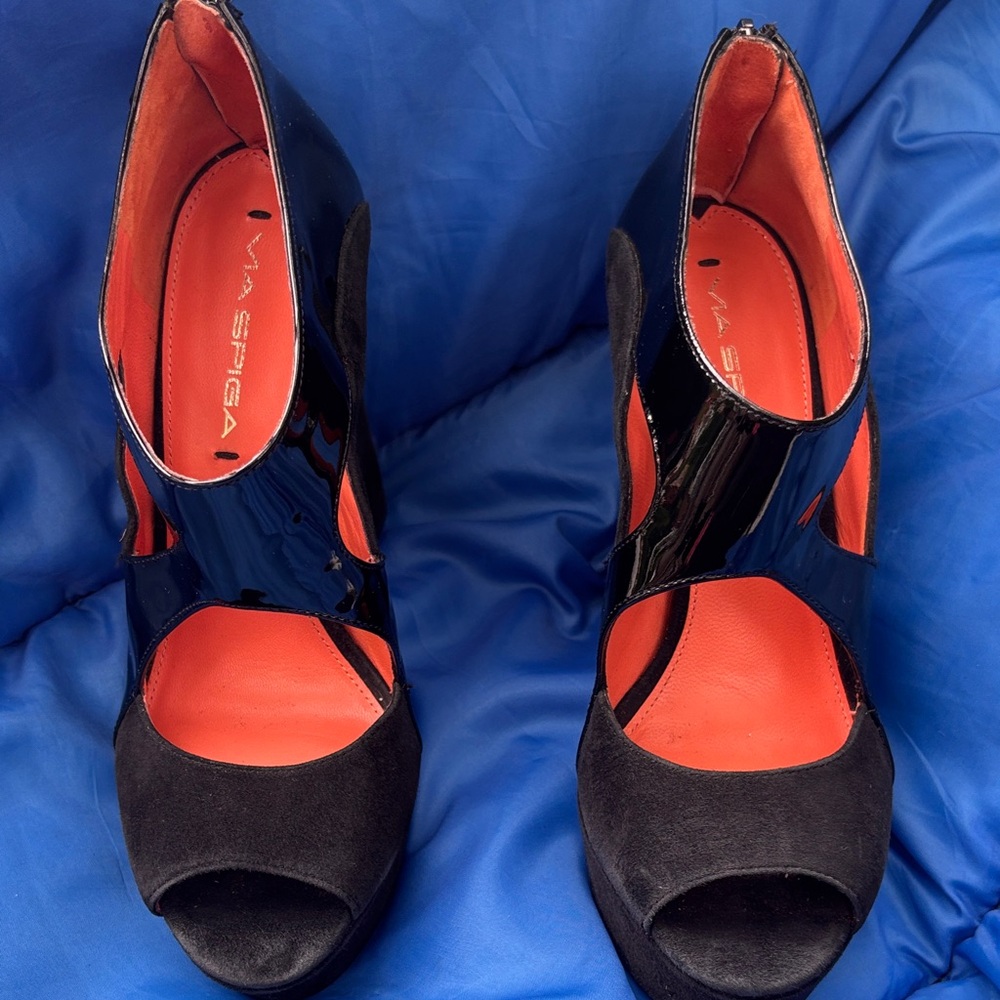 Via Spiga Black and Orange Peep-Toe Heels